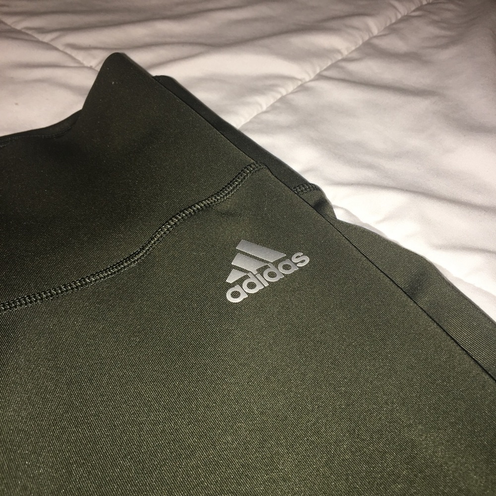 Adidas high waisted leggings 💥